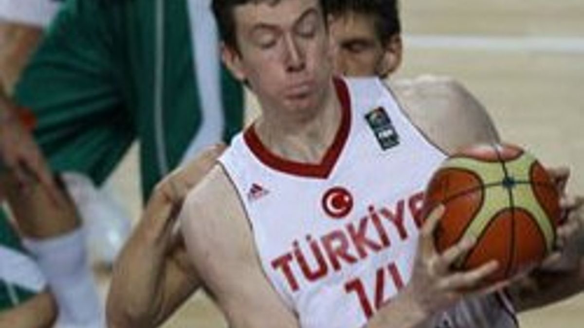 Ömer Aşık’tan 4 sayı