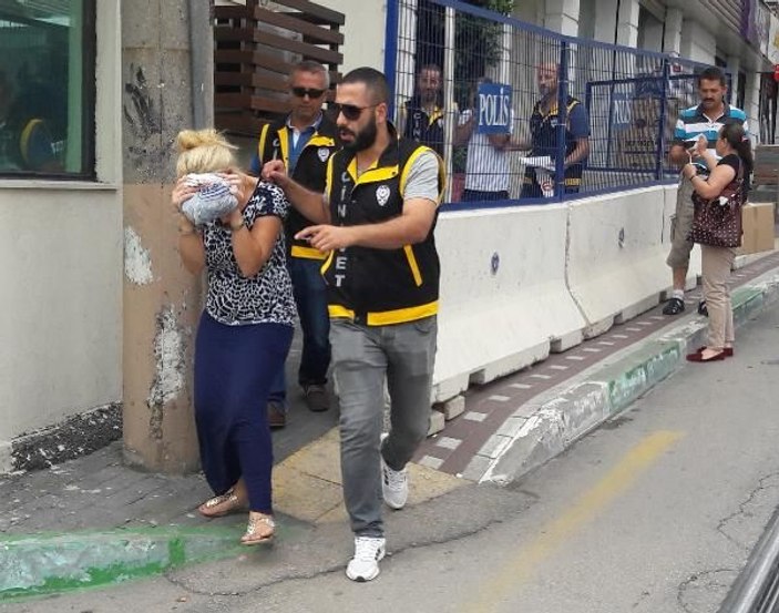 Kocasına ateş açıp yoldan geçen genci vurdu