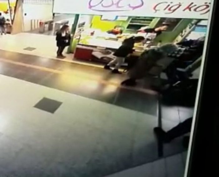Bursa’ya tedavi için gittiği hastane çıkışı düşüp öldü