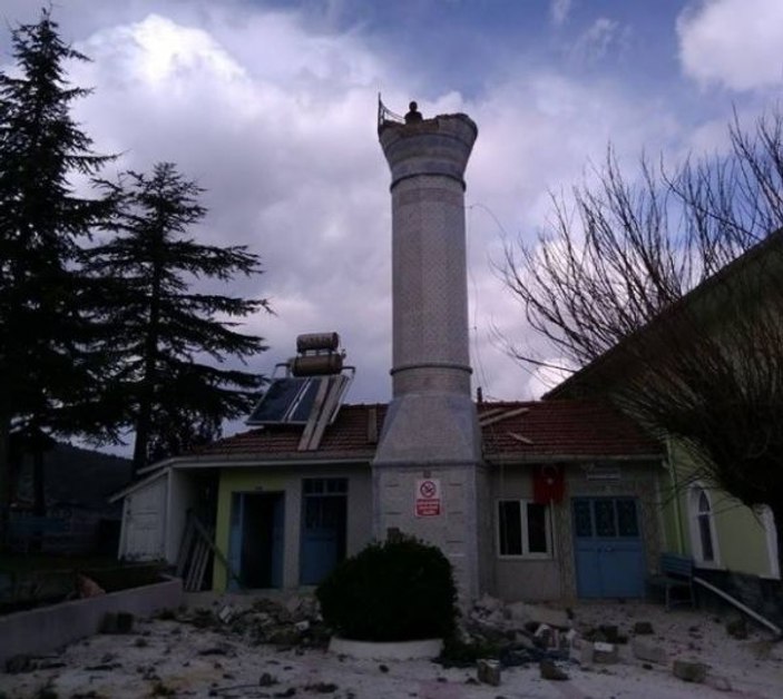 Minare ustasının alem hassasiyeti gözden kaçmadı