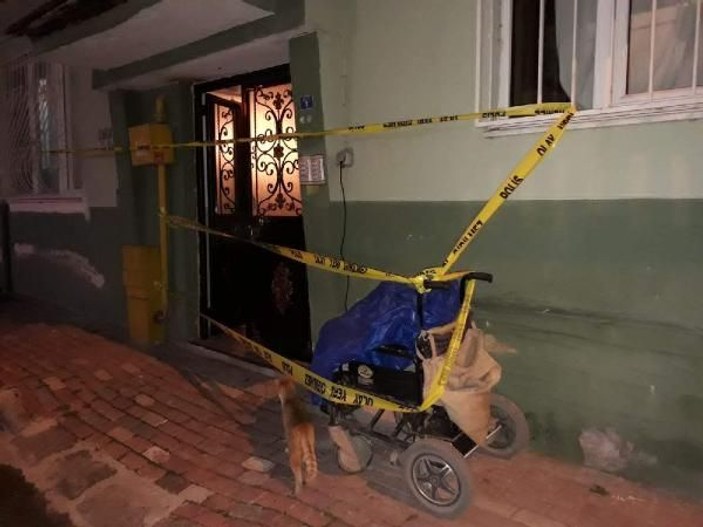 Engelli kişi evinin önünde bıçaklandı