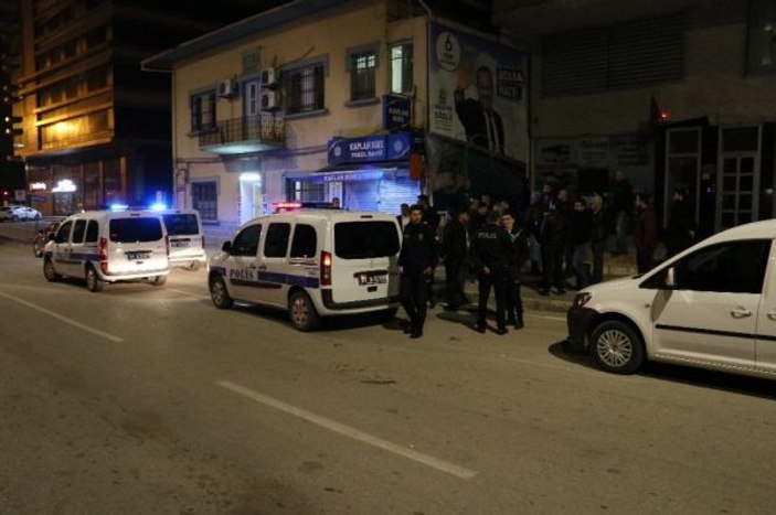 Zabıtalarla CHP'li grup arasında arbede