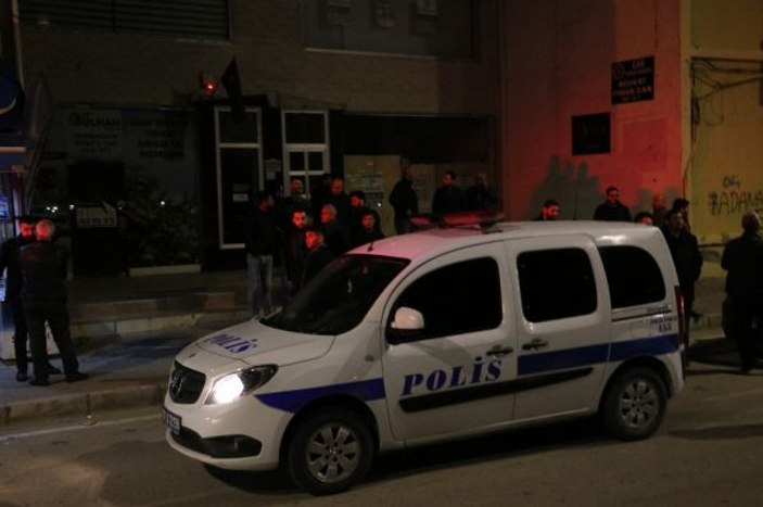 Zabıtalarla CHP'li grup arasında arbede