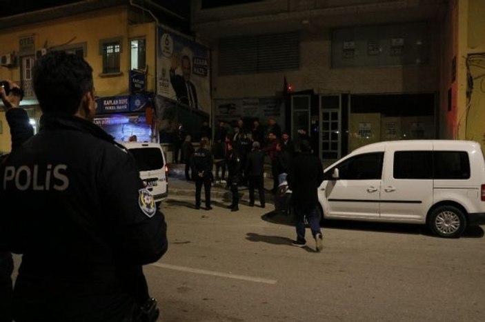 Zabıtalarla CHP'li grup arasında arbede