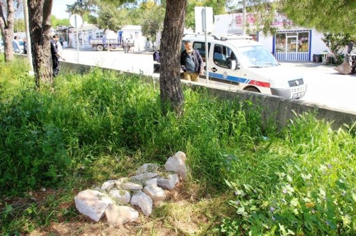 Boş arazide bulunan mezar panik yarattı
