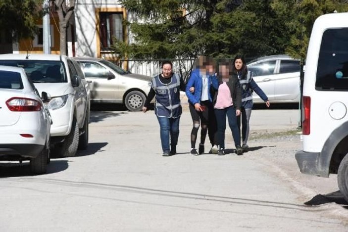Arkadaşlarını döven 3 kız gözaltına alındı