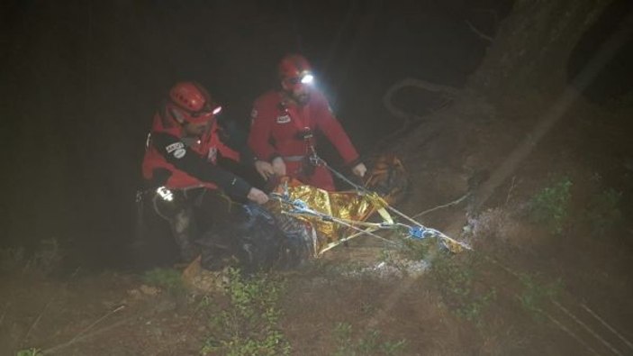 Mantar için 70 metrelik uçurumdan düştü