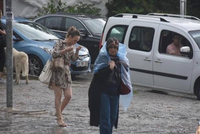 Eskişehir’de yağmur ve dolu etkili oldu