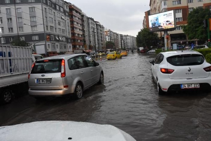 Eskişehir’de yağmur ve dolu etkili oldu