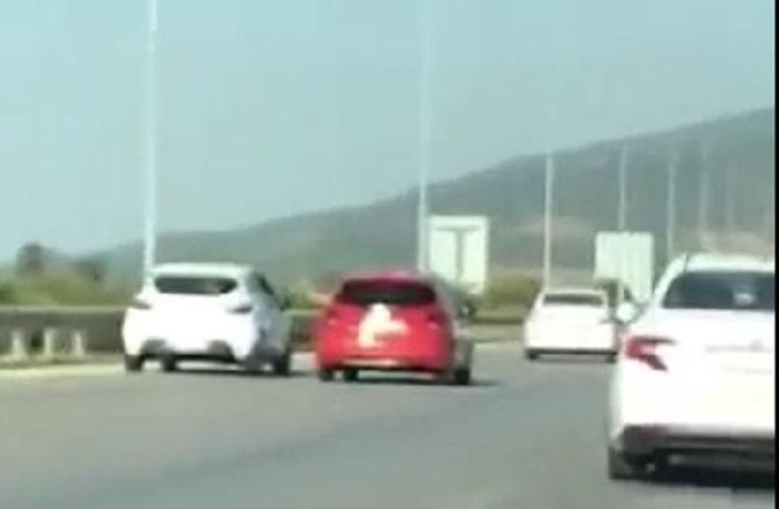 Trafikte kavga eden 2 kişi kazaya neden oldu