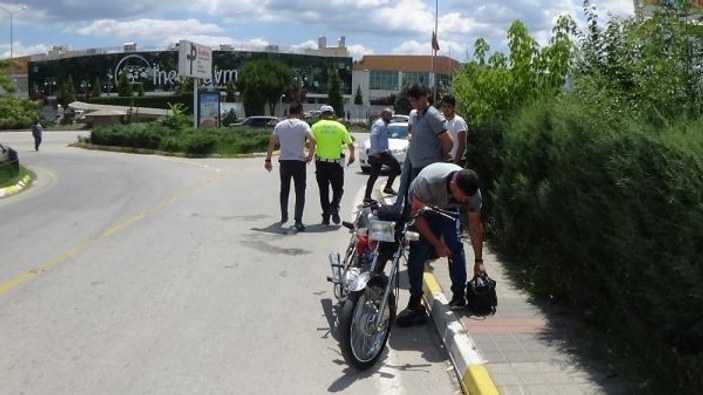Bursa'da oğlunun kullandığı motosikletten düştü