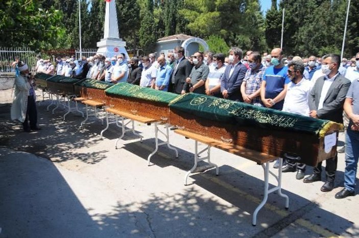 Kazada ölen aynı aileden 5 kişi toprağa verildi -1
