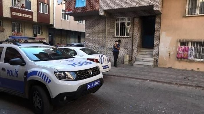 Arkadaşları ellerini arkadan bağlayarak gasp etti -8