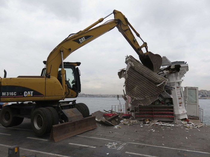 Fotoğraflar// Üsküdar sahilindeki 2 büfe yıkıldı -5