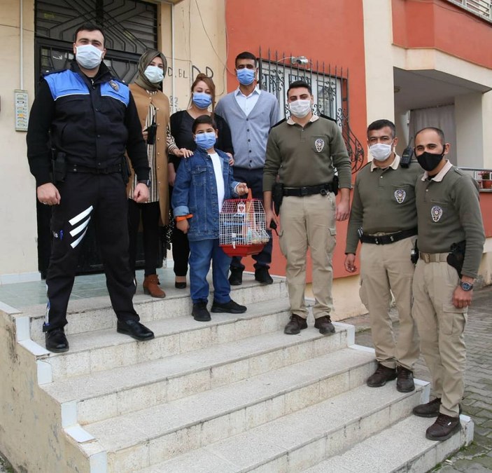 Bakan Soylu, küçük Eymen'in muhabbet kuşu isteğini gerçekleştirdi.