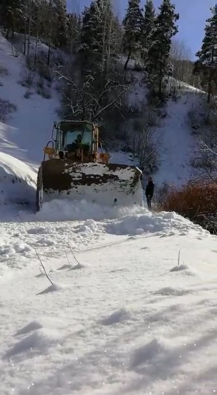 Artvin’de kardan kapalı yollar ulaşıma açıldı -2