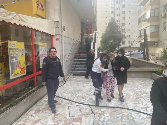 Kadıköy kedi yangın