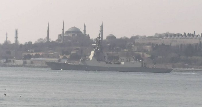 İspanya savaş gemisi İstanbul Boğazı'ndan geçti -1