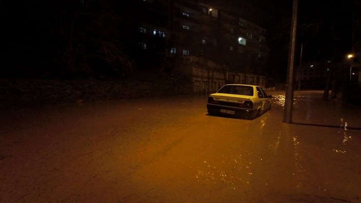 Bingöl'de sel; evler su altında kaldı -1