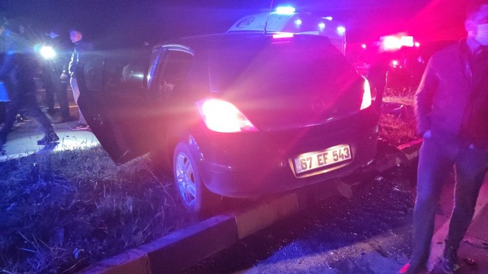 Zonguldak'ta kaza yapan arkadaşına yardım ederken otomobilin altında kaldı