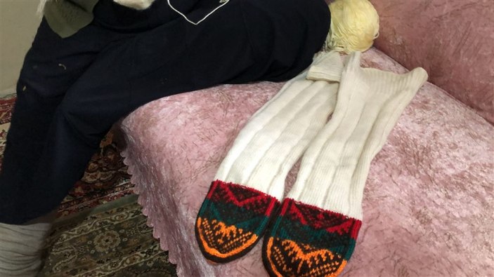 5 çocuk annesi, oğlak ve kuzulara evinde bakıyor -7