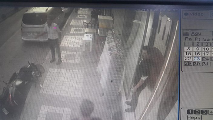 Otomobilden cadde ortasında rastgele ateş açıldı: 1'i çocuk 2 yaralı -2