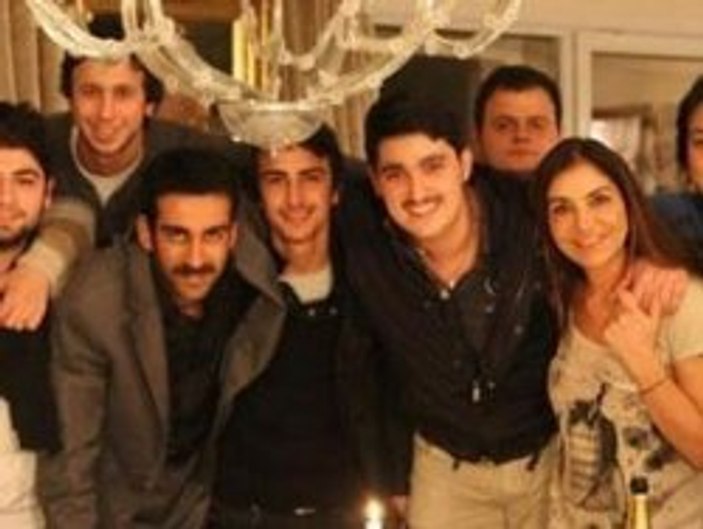 İdo bıyık bıraktı
