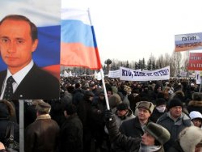 Putin'den seçim öncesi gövde gösterisi