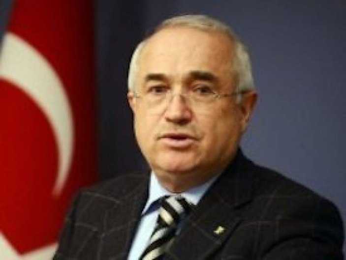 Cemil Çiçek'ten Şükür yorumu: Etik değil