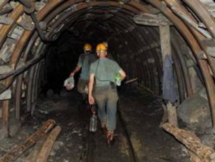 Madende gazdan zehirlenen 2 işçi öldü