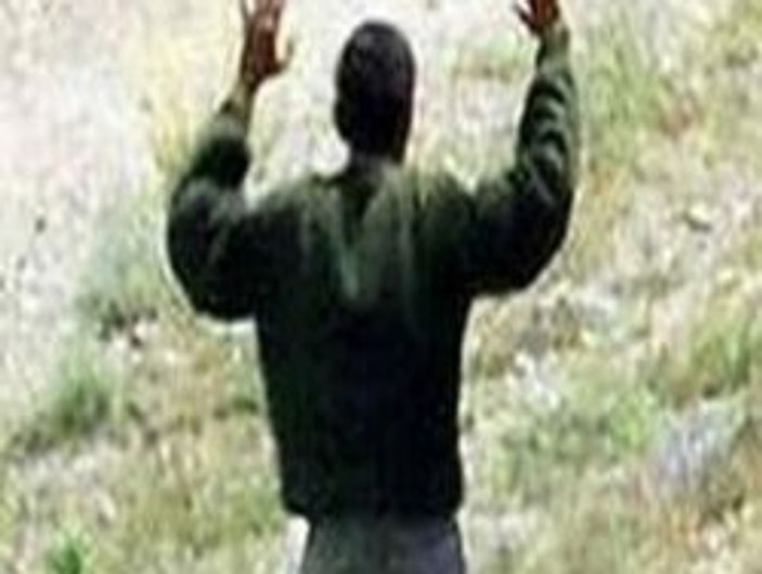 Bismil'de bir terörist teslim oldu