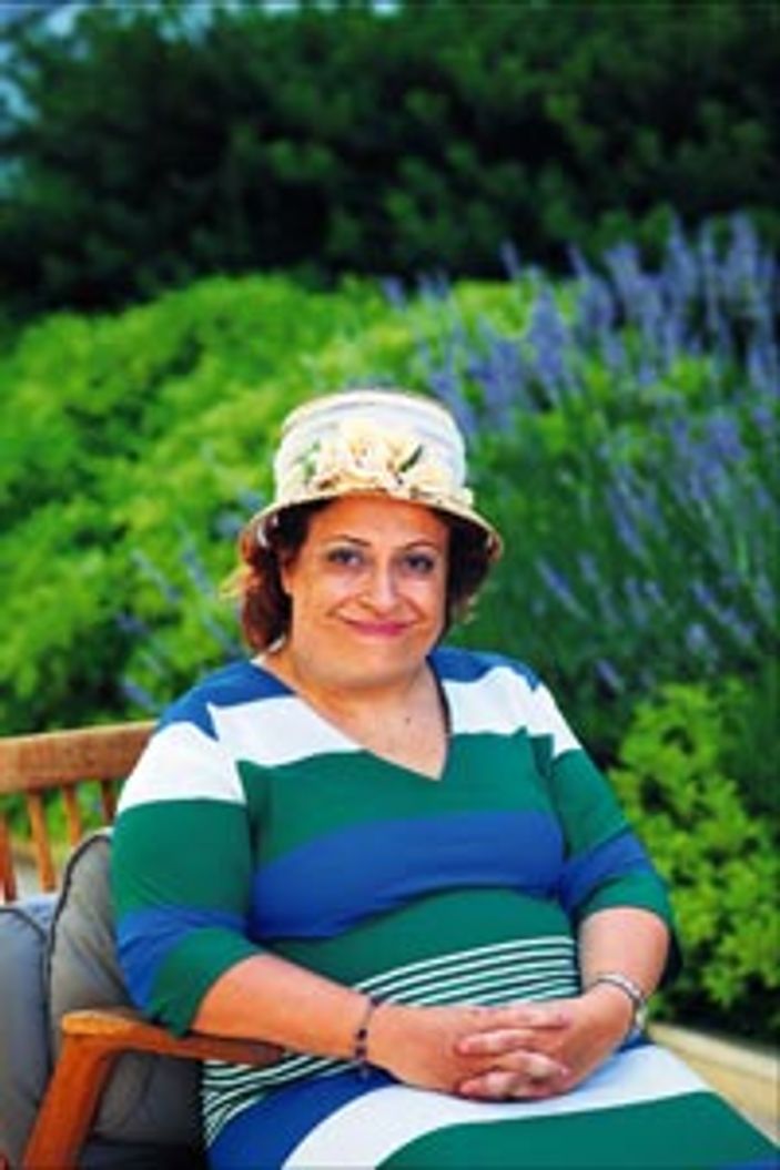 Dilek Sabancı: Başörtüsü takabilirim