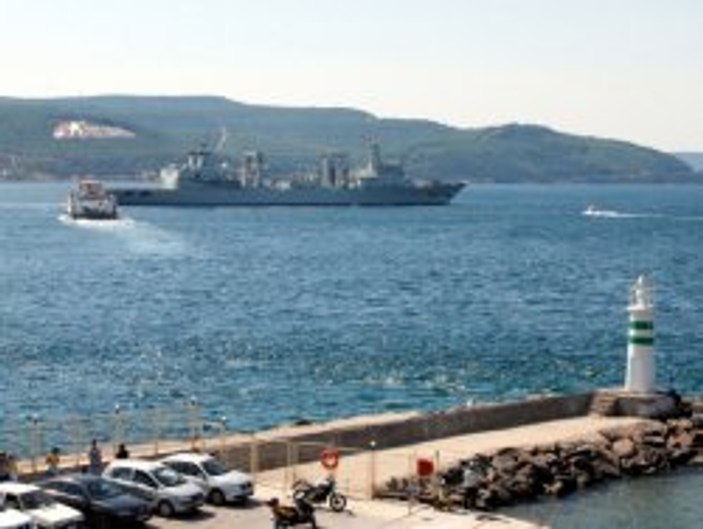 Çin savaş gemisi Çanakkale Boğazı'ndan geçti