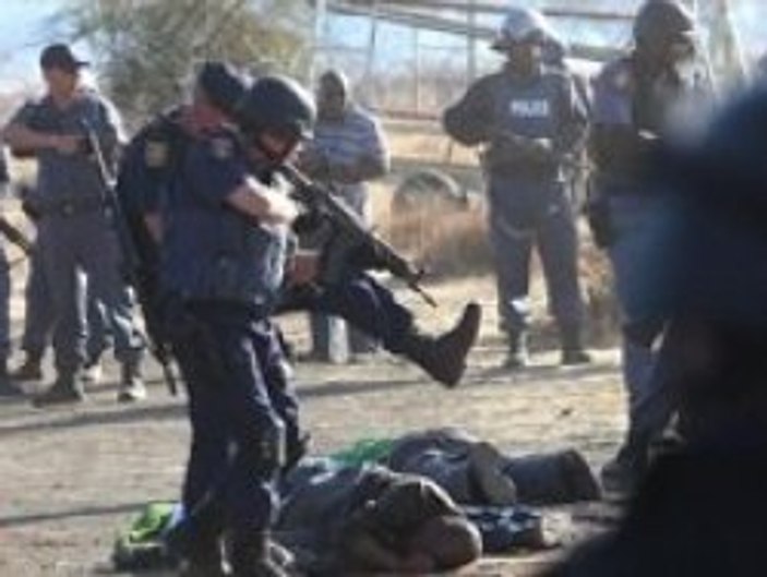 Güney Afrika polisi katliamı savundu