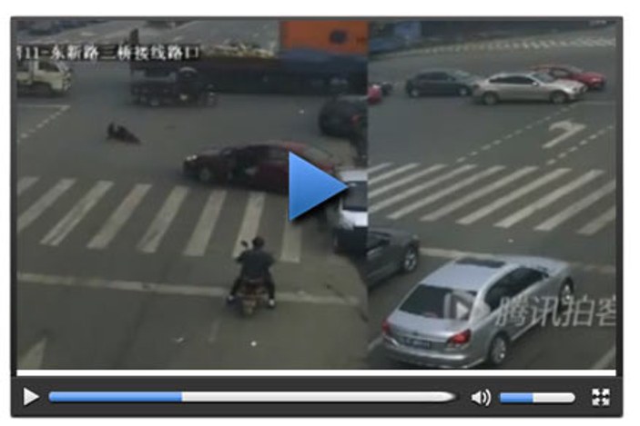 Kadın sürücü kendi kendini ezdi - Video