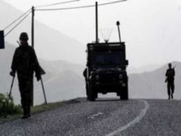 Şırnak'ta askeri aracın geçisi sırasında patlama