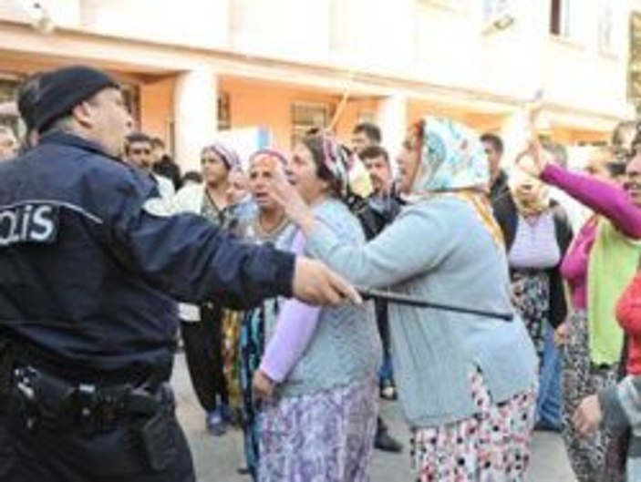 Uşak'ta komisere linç girişimi