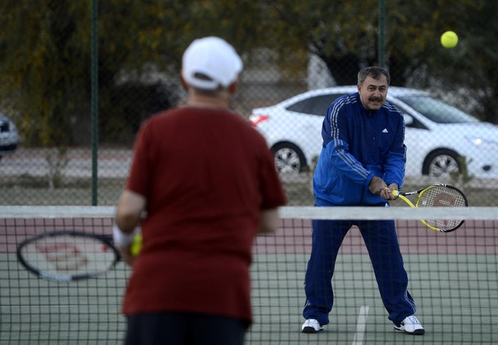 Bakan Eroğlu ve Şimşek tenis maçı yaptı - izle