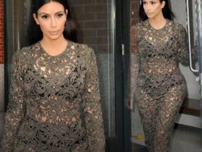 Kim Kardashian dantel elbise giydi