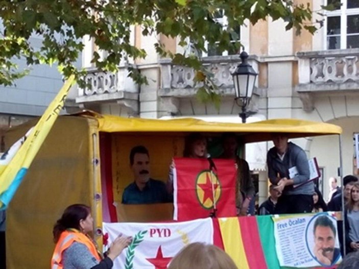 PKK bayrağı tutan Alman vekilin dokunulmazlığı kaldırıldı