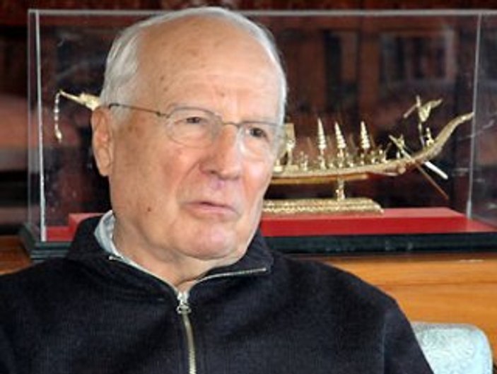 Kenan Evren öldü