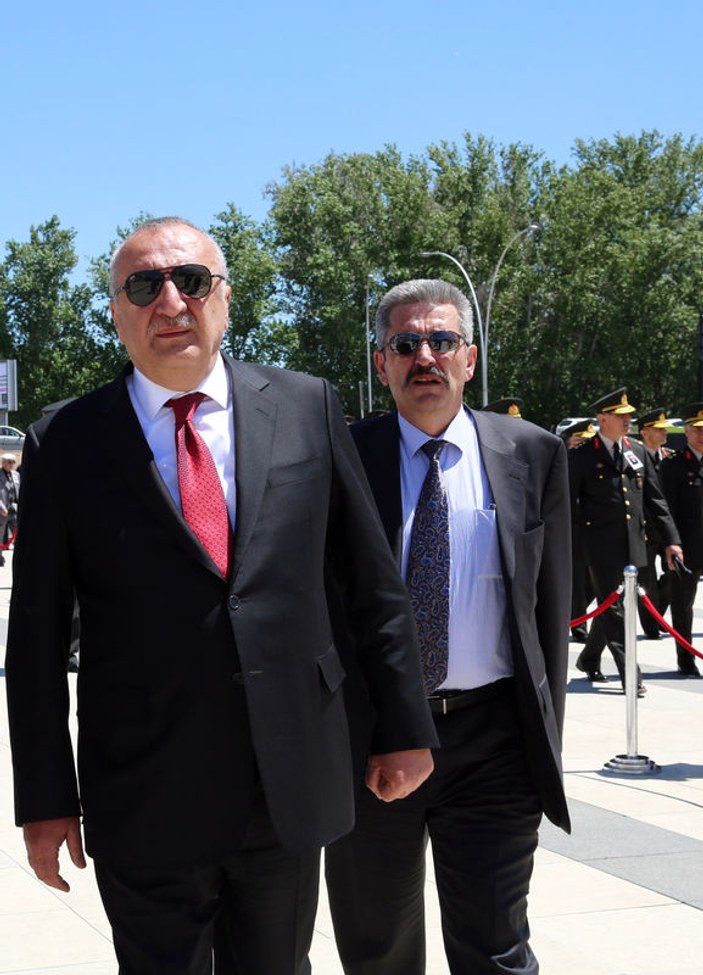 Mehmet Ağar Kenan Evren'in cenazesine katıldı