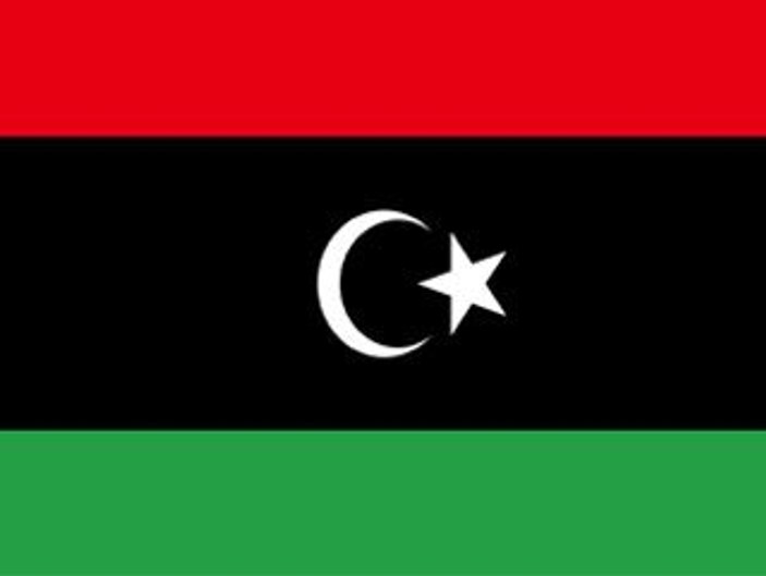 Libya'da savaş uçakları petrol tankerini vurdu