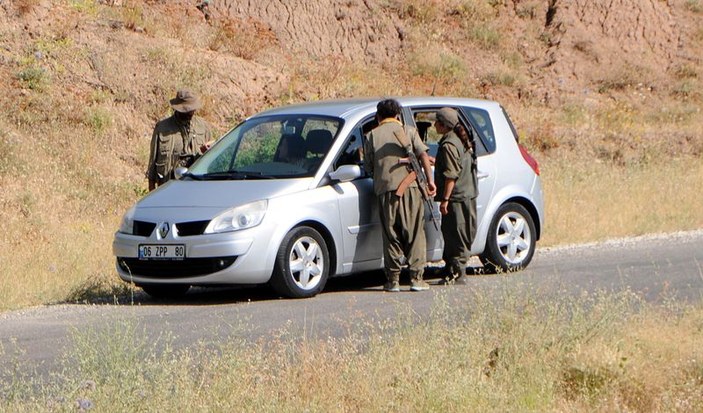 PKK Tunceli'de yol kesti