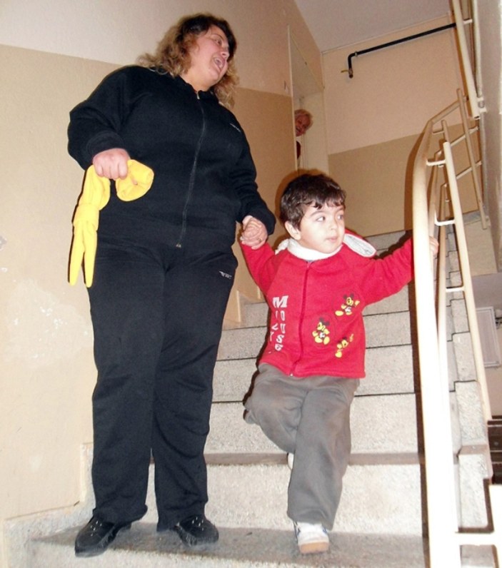 Obeaz anne oğlu için 42 kilo verdi