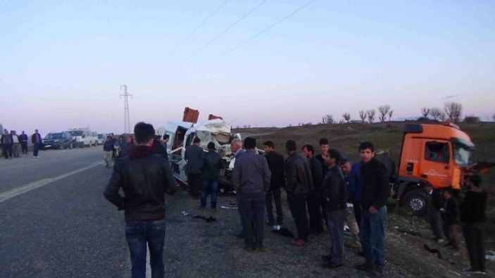 Diyarbakır'da katliam gibi kaza: 7 ölü 16 yaralı