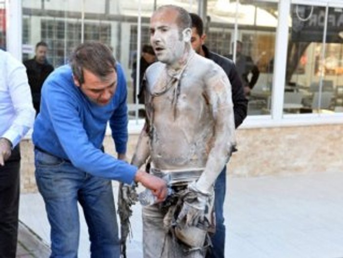 Kendini yakan işçii