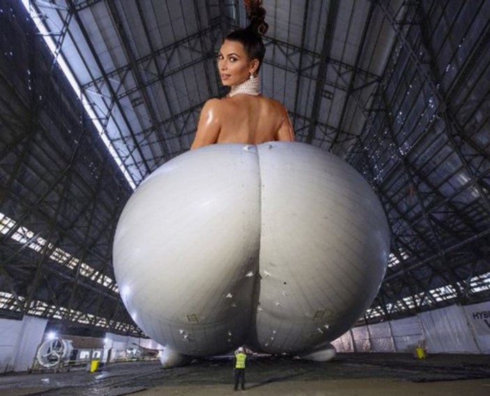 Dünyanın en büyük hava aracı Kardashian'a benzetildi