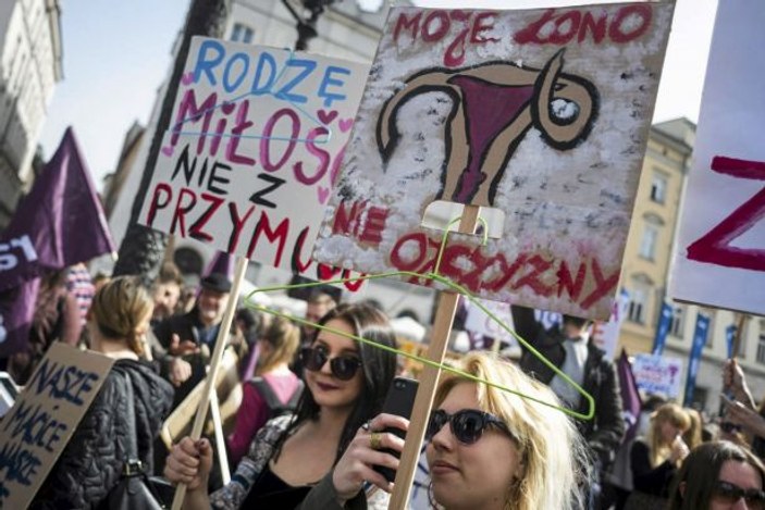 Polonya'da kürtaj tartışmaları