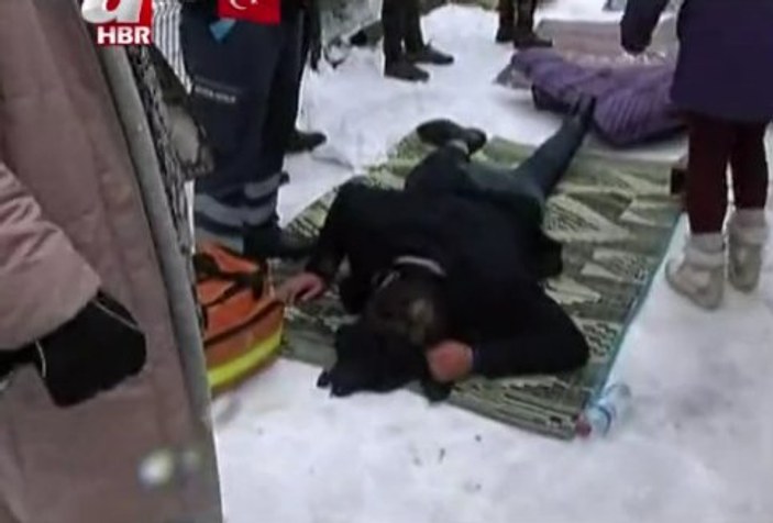 Ataköy'de cenaze namazında tente çöktü
